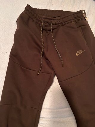 Pantalón Nike Tech