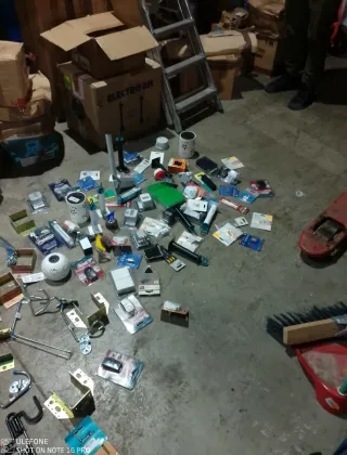 Lote Cierre Ferretería número 511 todo a estrenar