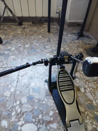 Pedal doble Bombo