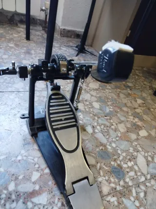 Pedal doble Bombo