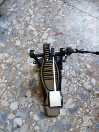 Pedal doble Bombo