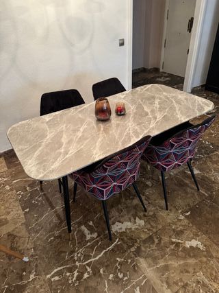 Mesa Comedor Marmol y 4 Sillas Diseño