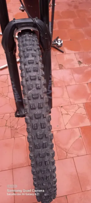 Bicicleta Eléctrica MTB Negra