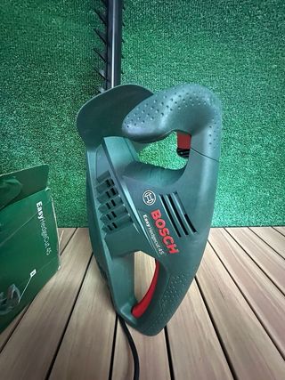 Bosch EasyHedgeCut 45 - Cortasetos