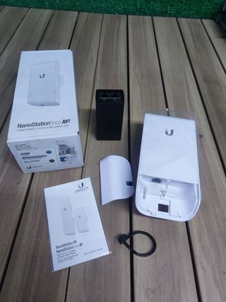 Ubiquiti LOCOM2 - Punto de acceso inalámbrico, blanco