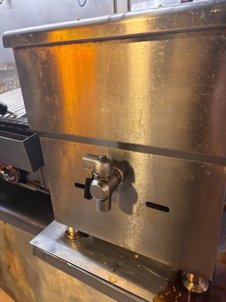 Freidora gas con chispa eléctrica 8-10L