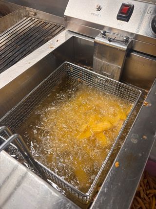 Freidora gas con chispa eléctrica 8-10L