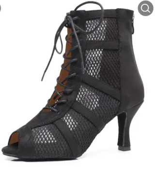 Zapatos de tacón para baile negros. Nuevos