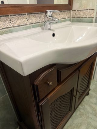 Mueble de baño estilo rústico.