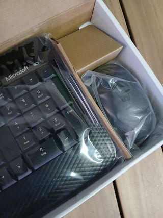 Teclado y ratón inalámbricos Microsoft