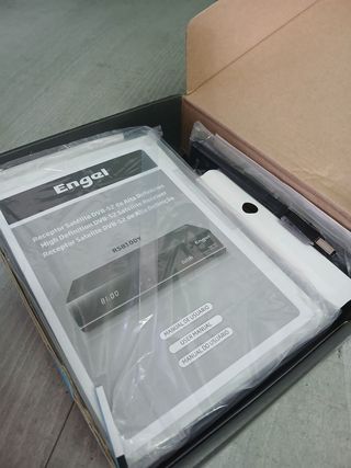 Receptor satélite - Engel RS8100Y, HD