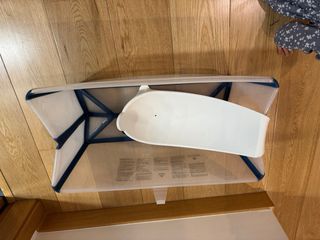 Bañera Stokke para bebé con patas
