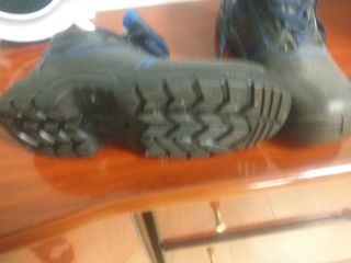Botas de seguridad negras y azules