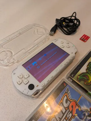 Consola Sony PSP Blanca + Accesorios