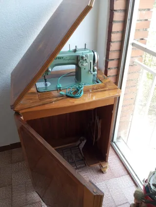 Máquina de coser Refrey Transforma