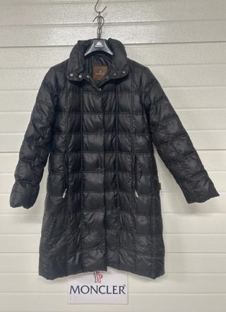 Piumino Moncler testa di moro