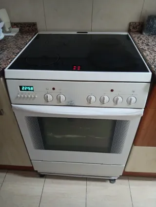 Cocina vitrocerámica Bosch con horno