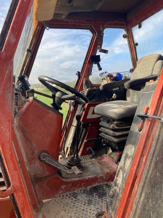 Tractor Fiat 100-80DT con pala