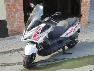 Kymco Superdink 300i Maxi Scooter