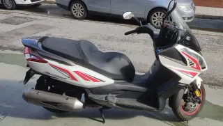 Kymco Superdink 300i Maxi Scooter