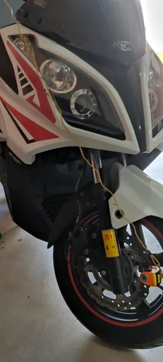 Kymco Superdink 300i Maxi Scooter