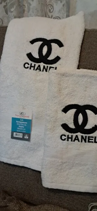 Set Asciugamani Ricamati Chanel Bianco/Nero