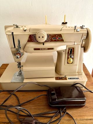 Máquina de coser Singer 401G LISTA PARA COSER