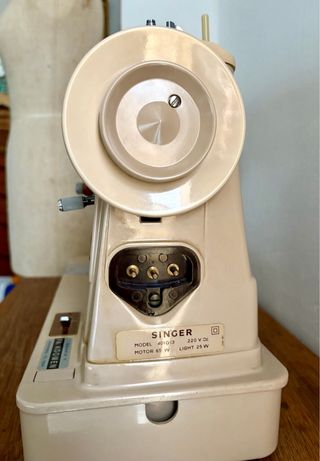 Máquina de coser Singer 401G LISTA PARA COSER