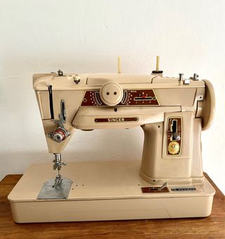 Máquina de coser Singer 401G LISTA PARA COSER