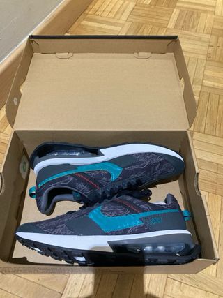 Nike Air Max Pre-Day Negro y Turquesa