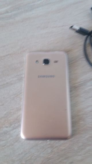 Samsung Galaxy J3 6 Plata + Cargador