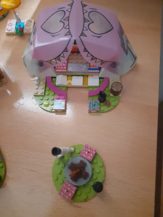 Parque acuático LEGO Friends y acampada