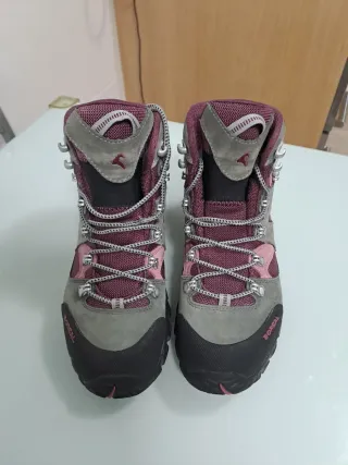 Botas de montaña Boreal mujer en perfecto estado.