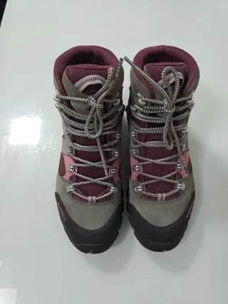 Botas de montaña Boreal mujer en perfecto estado.