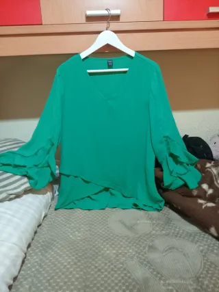 Blusa verde Shein volantes mangas talla L