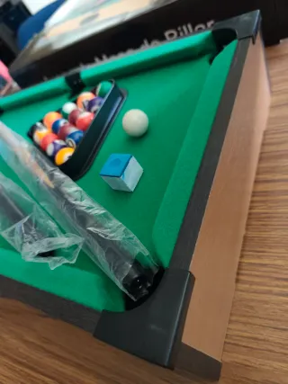 Mini mesa de billar con accesorios