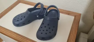 Zuecos Crocs Clásicos Azul Marino