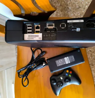 Xbox 360 Slim 250GB + Mando Inalámbrico