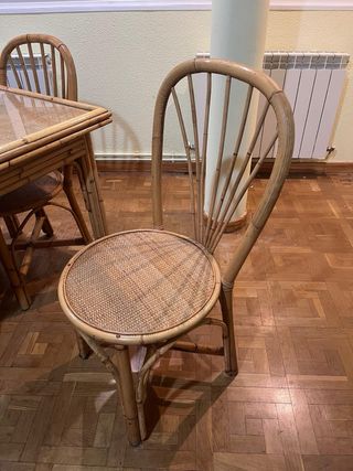 Mesa y 4 sillas bambú/ratán