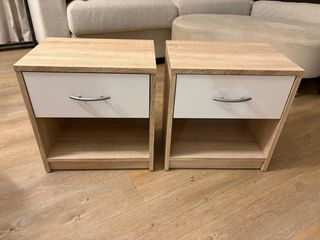 2 Mesas de noche pequeñas madera y blanco