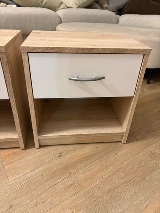 2 Mesas de noche pequeñas madera y blanco