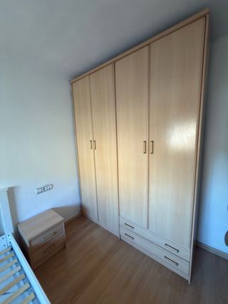 Armario y 2 mesitas de noche