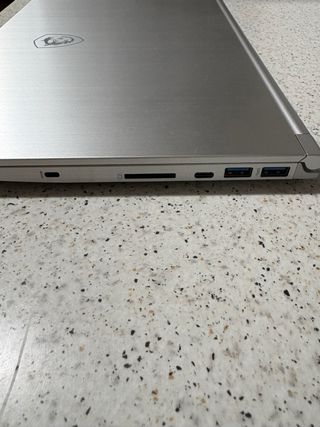 Portátil MSI Modern 14 A10M Plata