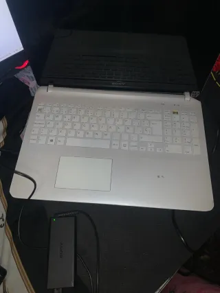 Sony VAIO i3 + Gráfica NVIDIA (Leer anuncio)