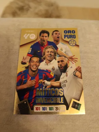 Carta Panini Míticos Invencible Oro Puro
