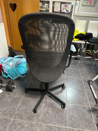 Silla de oficina negra