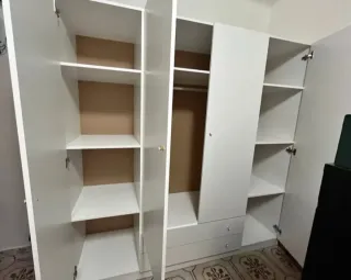 Armario Armario blanco y marrón