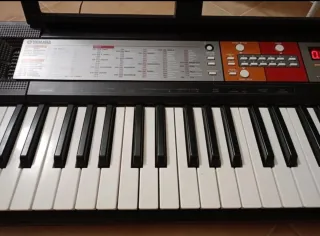 Teclado Yamaha PSR-F50