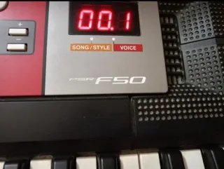 Teclado Yamaha PSR-F50