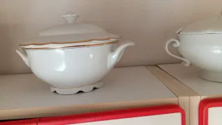 Zuppiera in porcellana con decori floreali